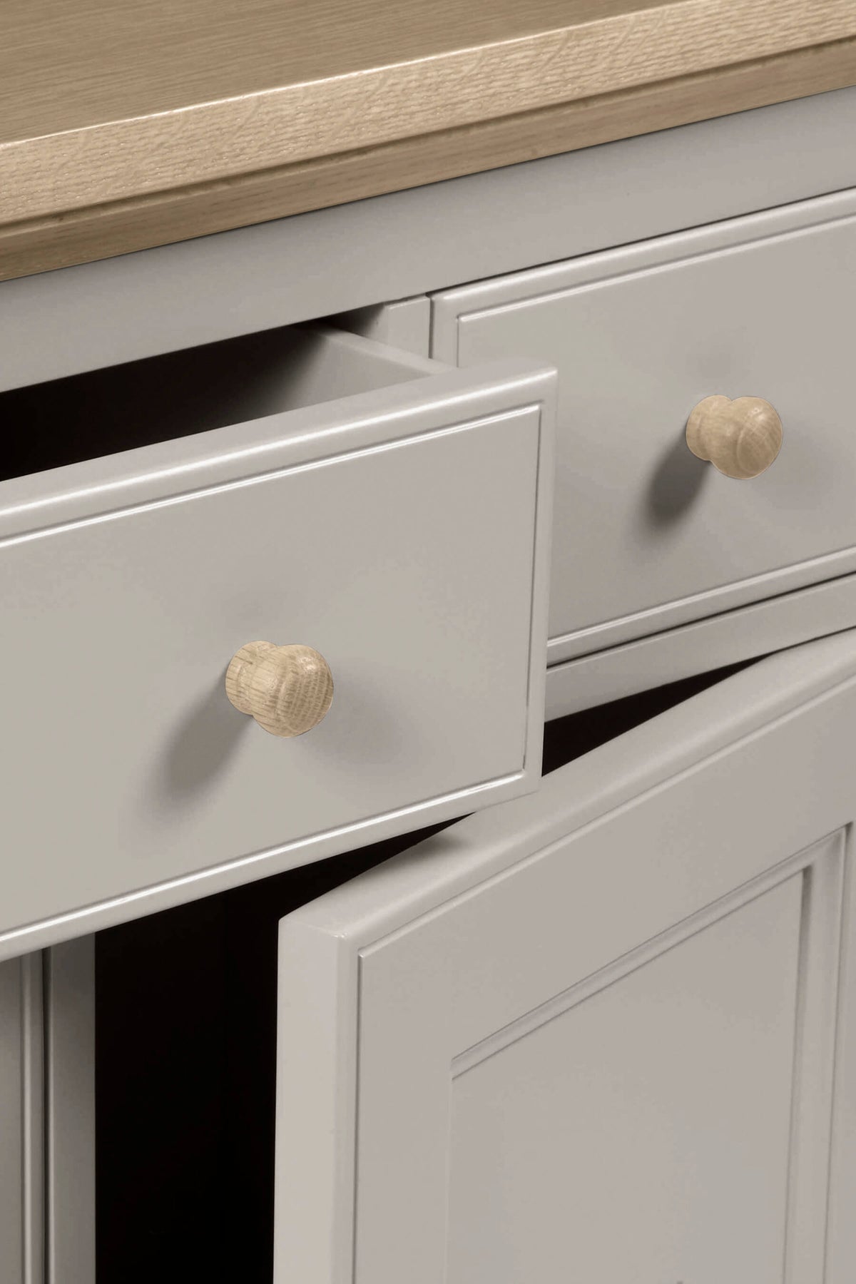 Oakham 2 Door 3 Drawer Sideboard