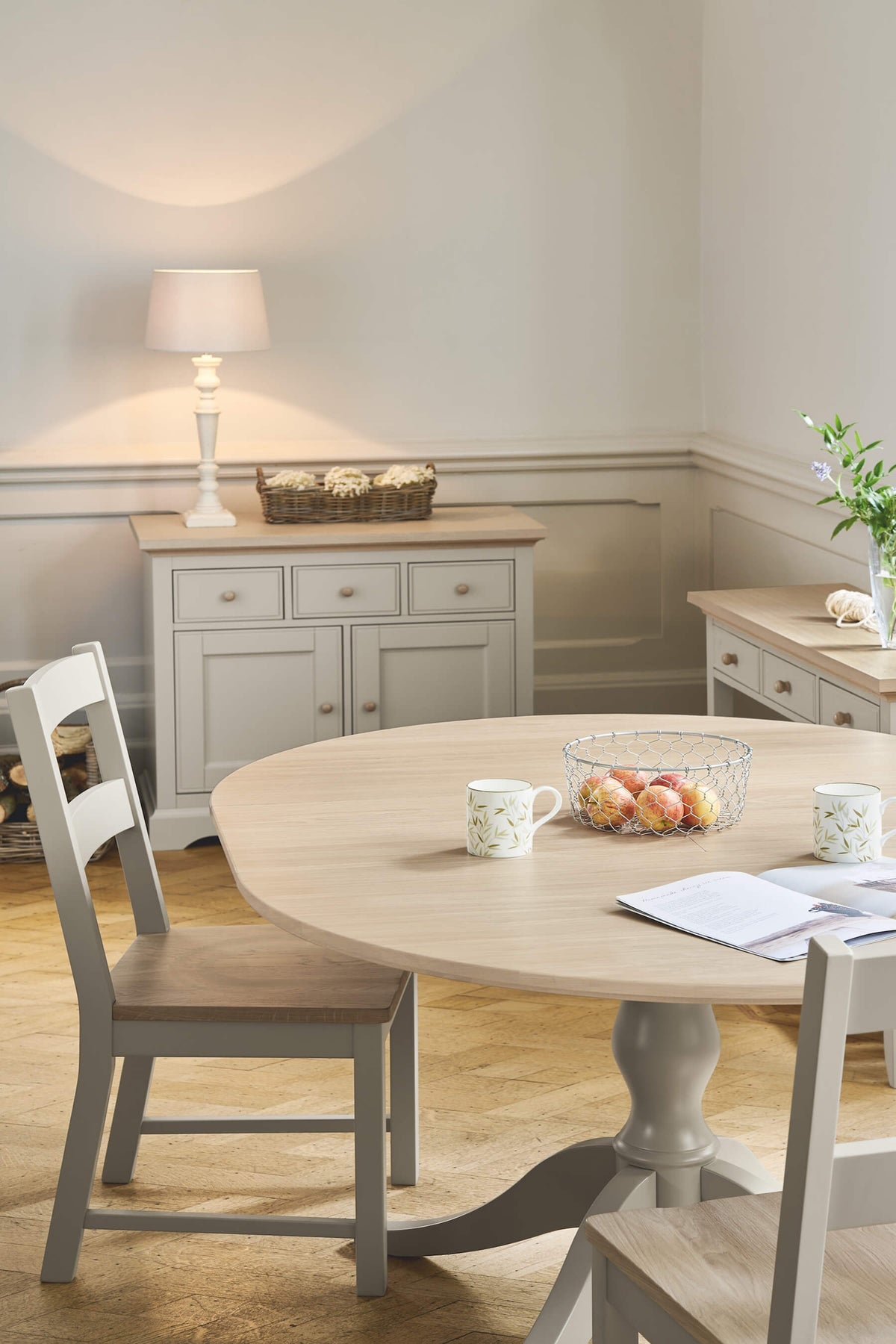 Oakham Round Extending Dining Table