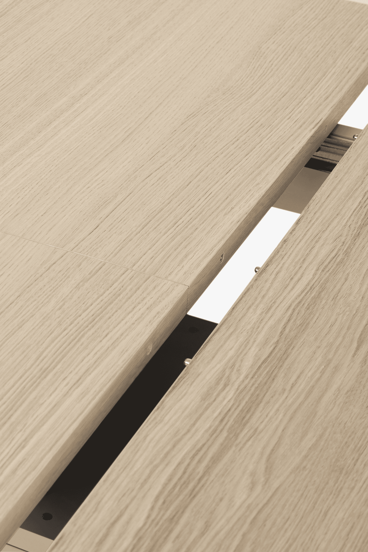 Oakham Round Extending Dining Table