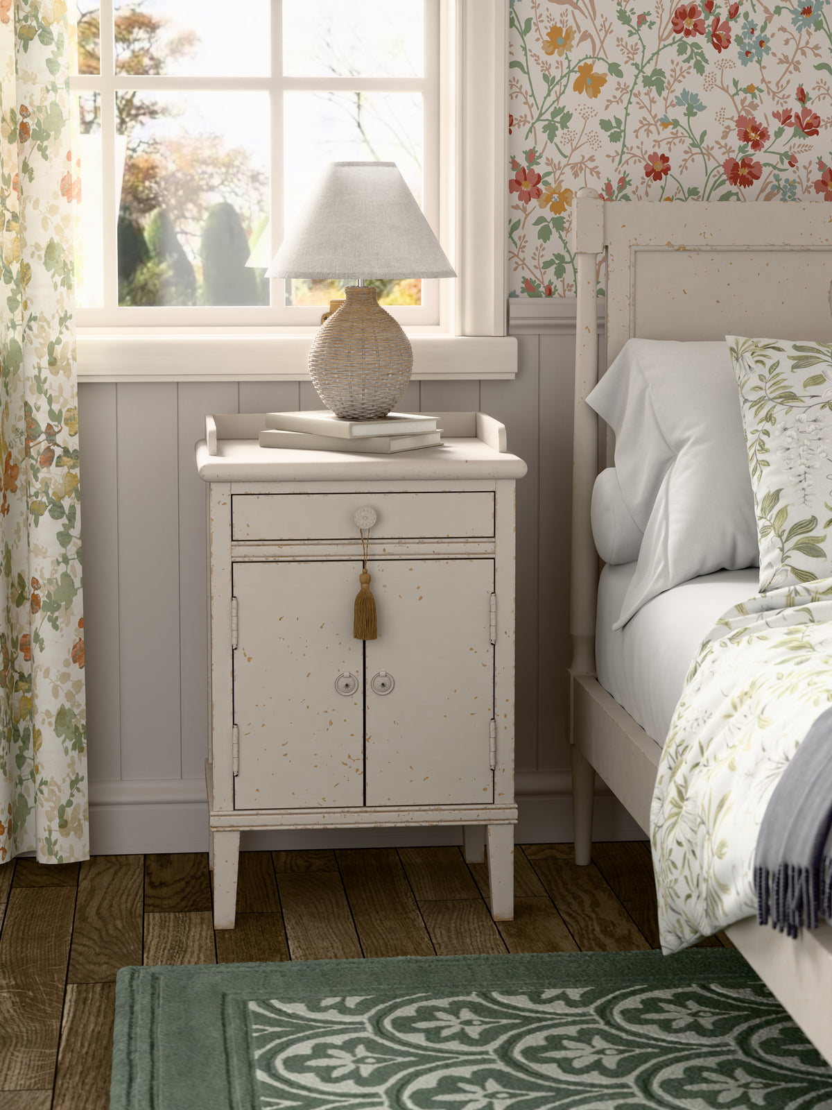 Antique White Annaside 2 Door 1 Drawer Bedside Cabinet