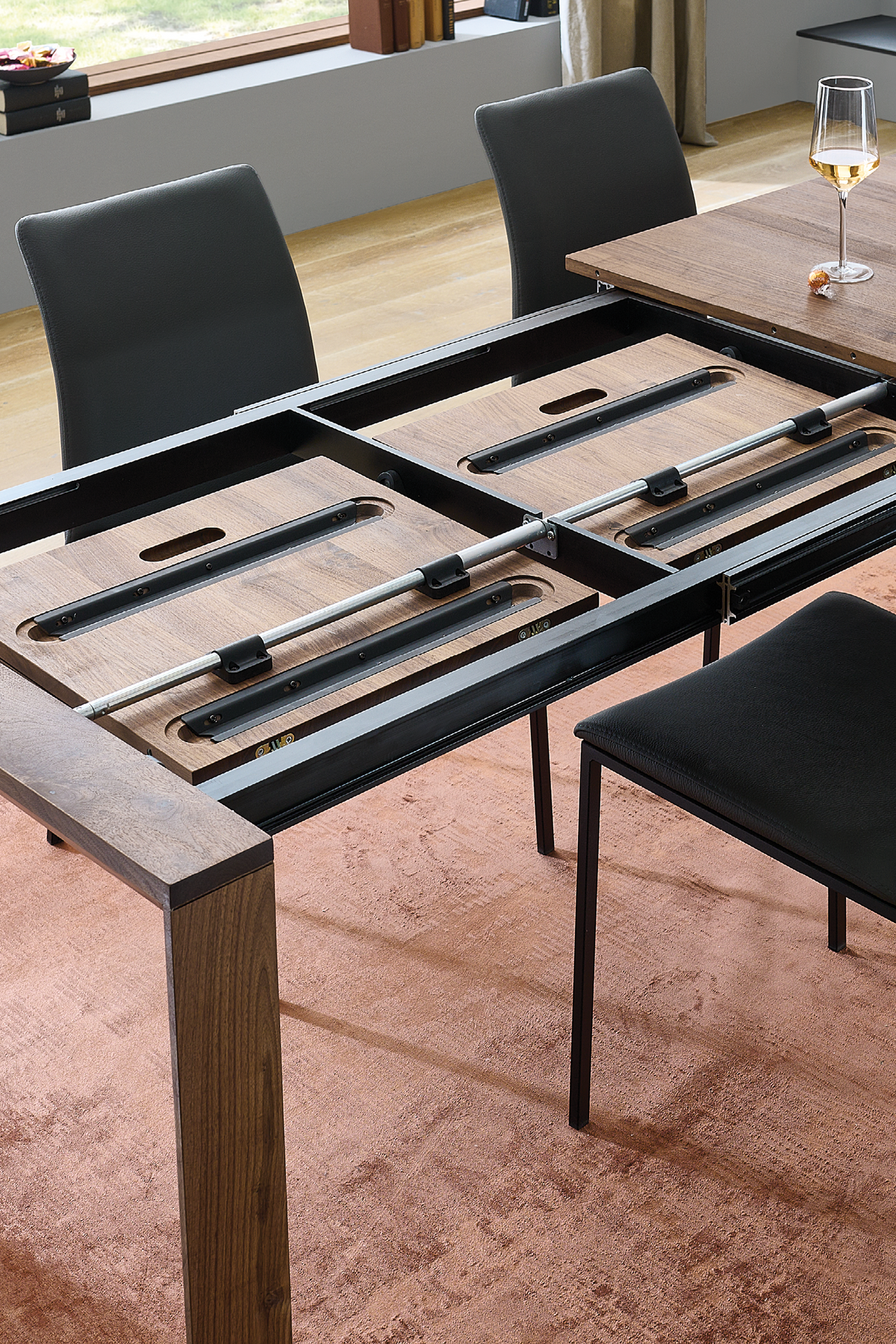 Nashville Dining Table