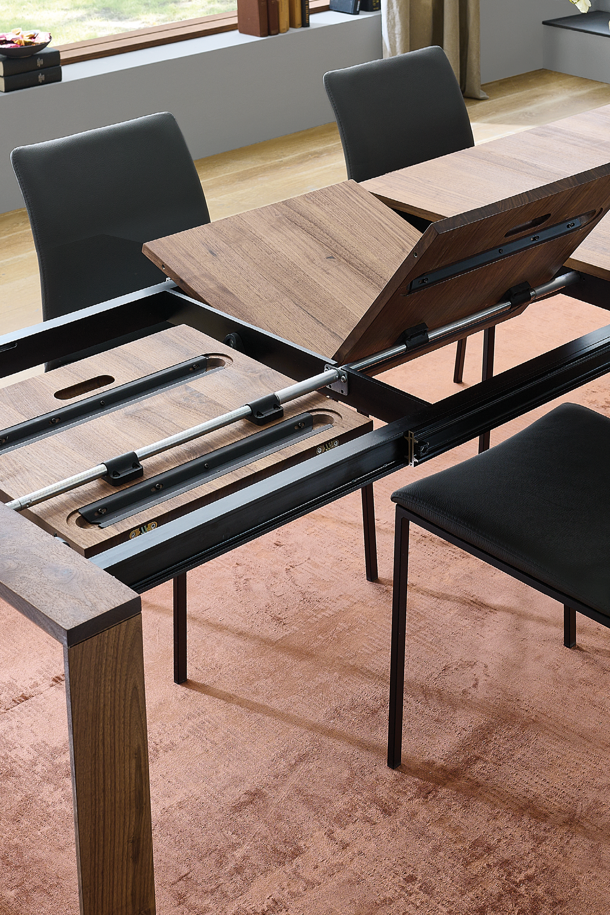 Nashville Dining Table