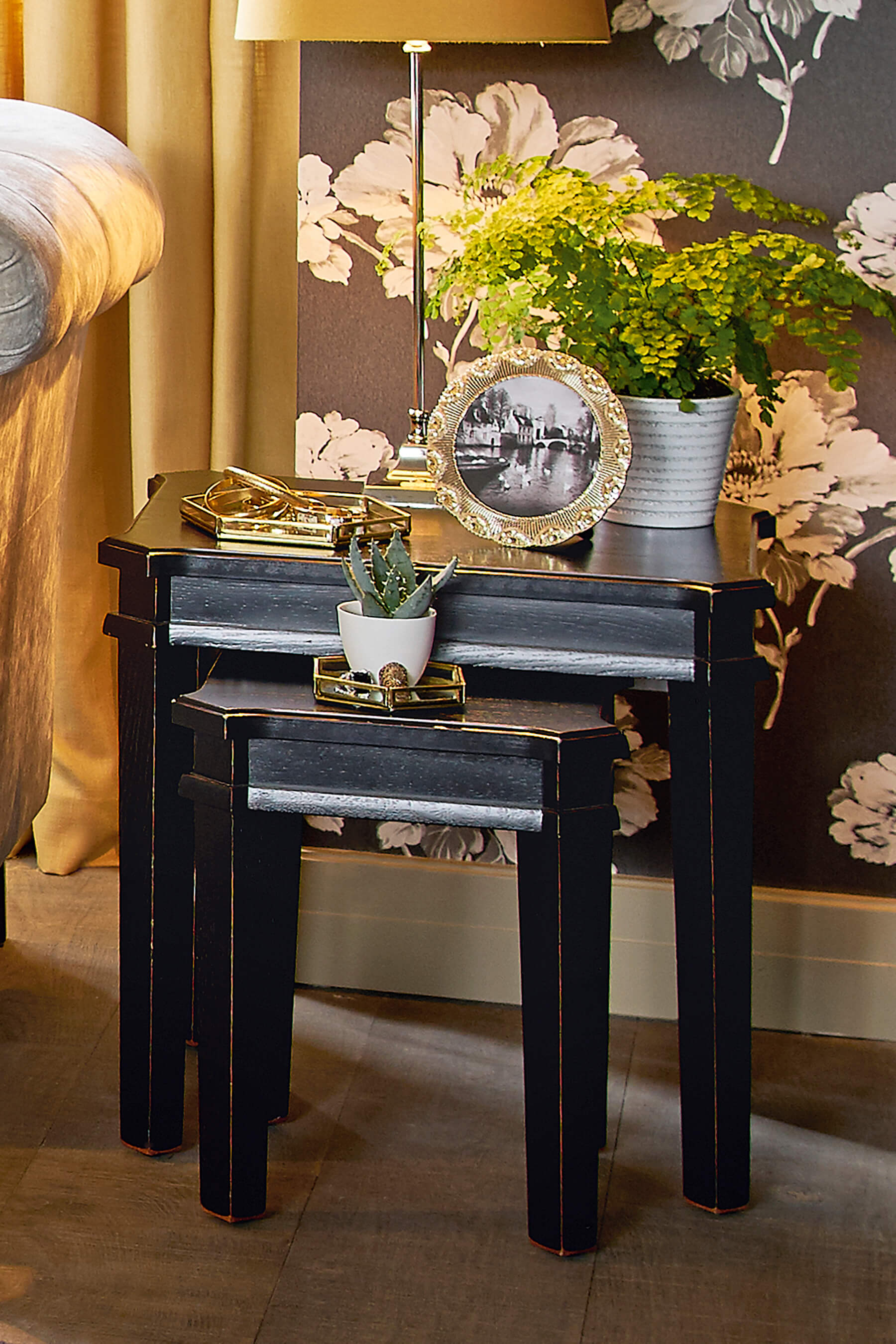 Henshaw Nest of Tables