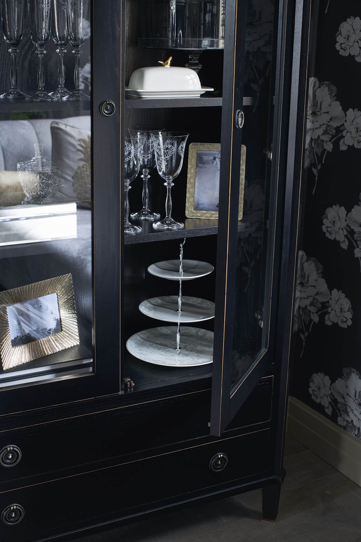 Henshaw 2 Door 2 Drawer Display Cabinet