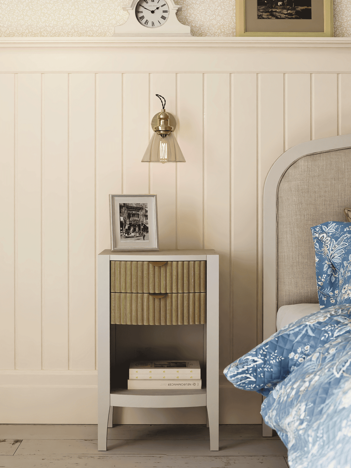 Abbeydale 2 Drawer Bedside Table