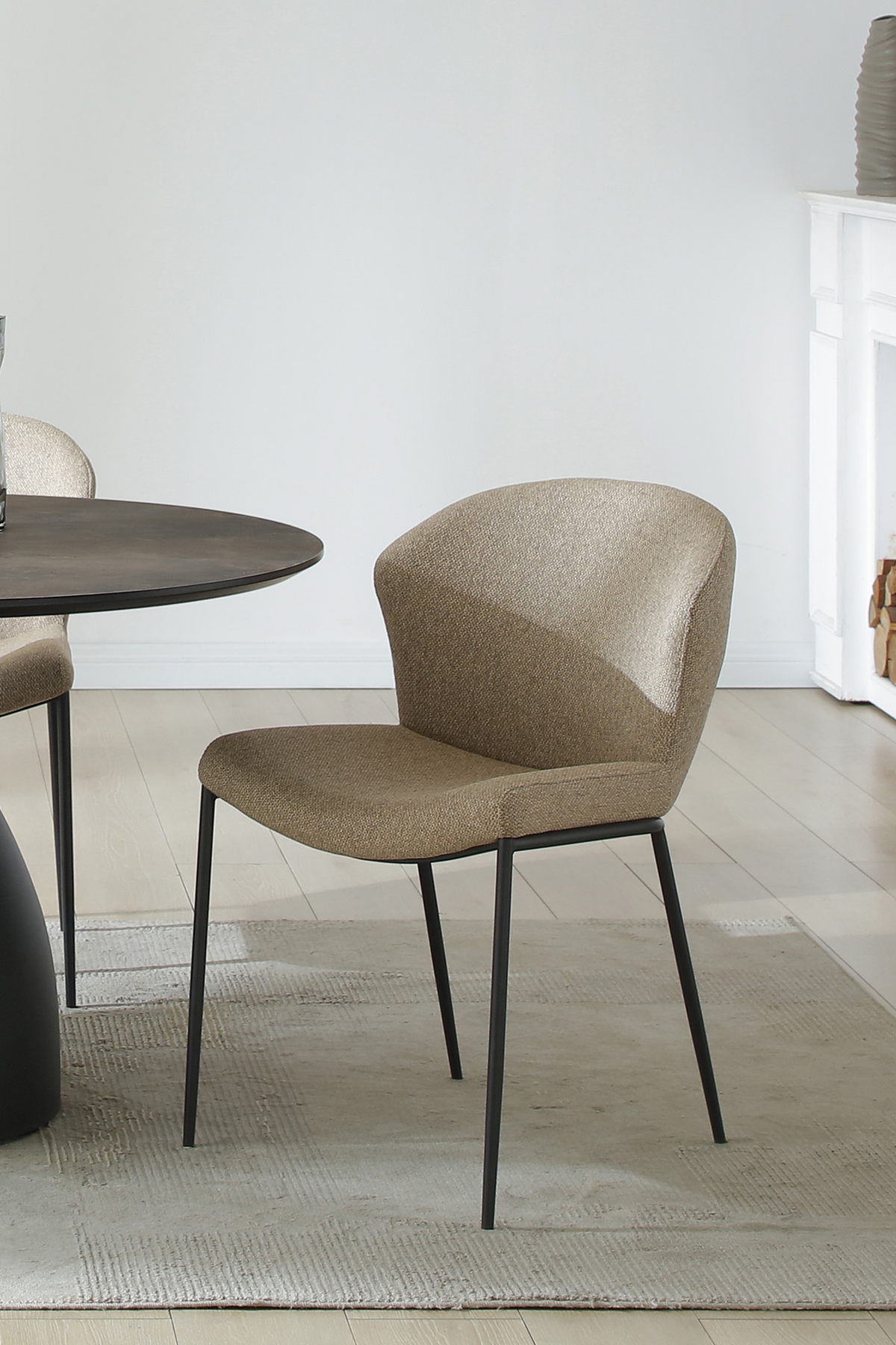 Lucca Pair of Side Chairs (Brown)