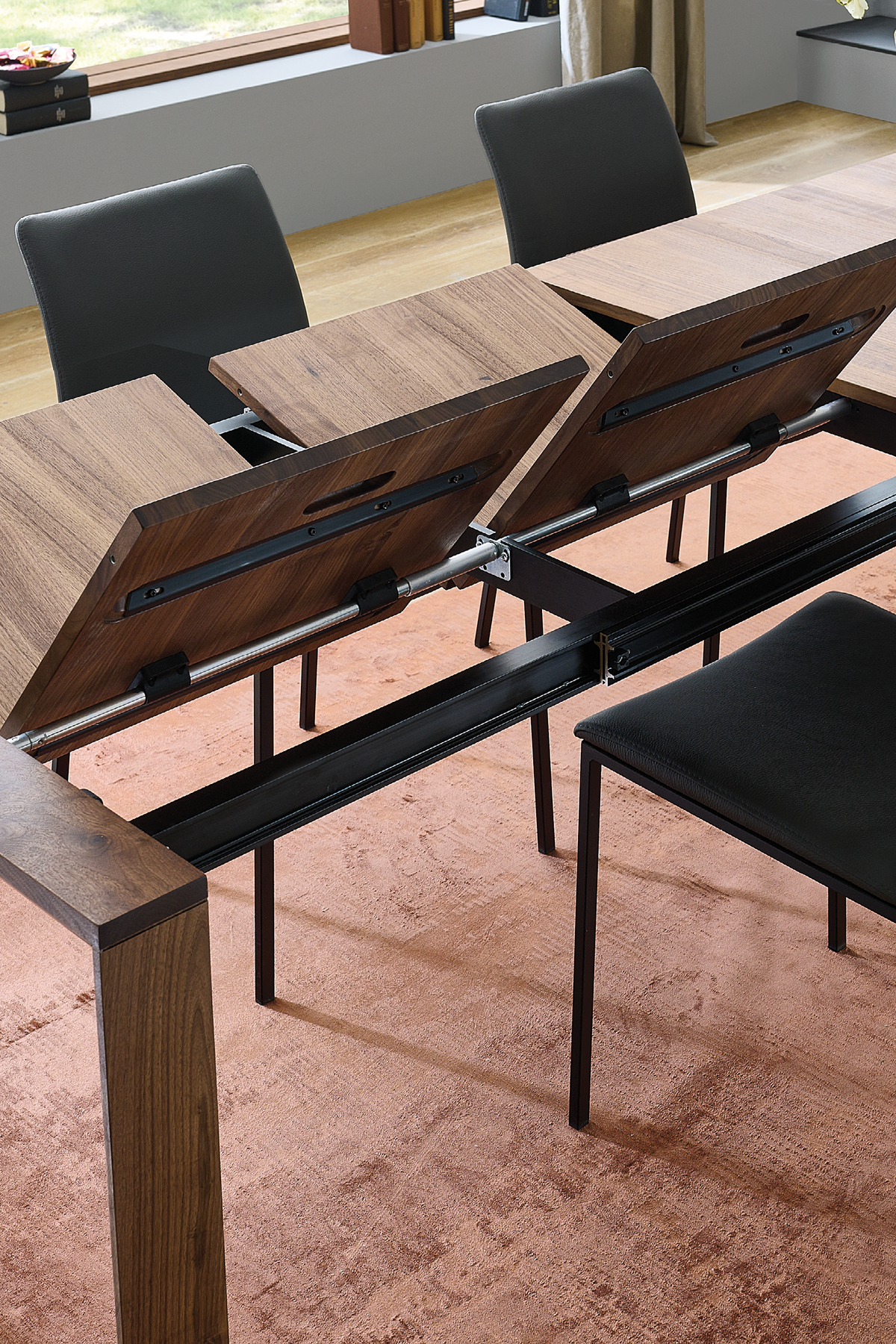 Nashville Dining Table