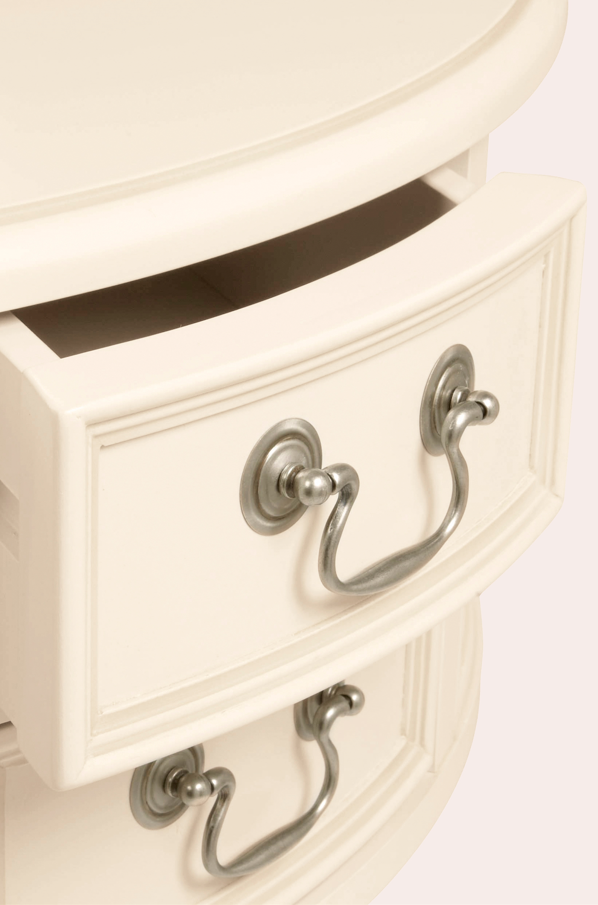 H77 x W125 x D42 clifton ivory